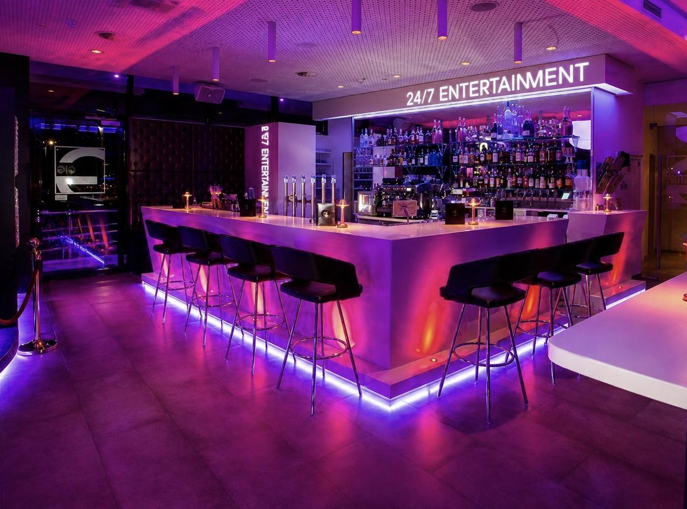 Mobile bartending section